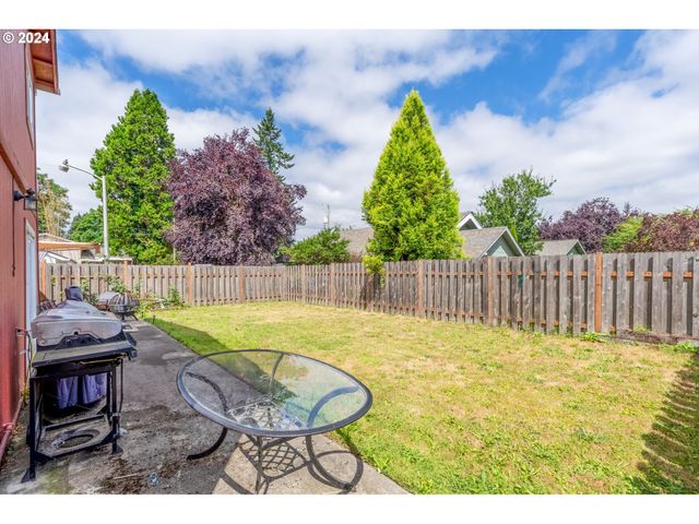 803 ELIZABETH St, Kelso, WA 98626