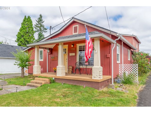 803 ELIZABETH St, Kelso, WA 98626