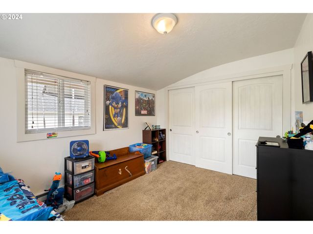 803 ELIZABETH St, Kelso, WA 98626