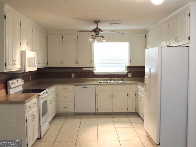 10 Brandon Drive, Covington, GA 30016