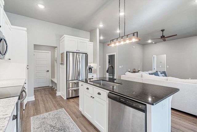 8 Leyland Drive, Bella Vista, AR 72714