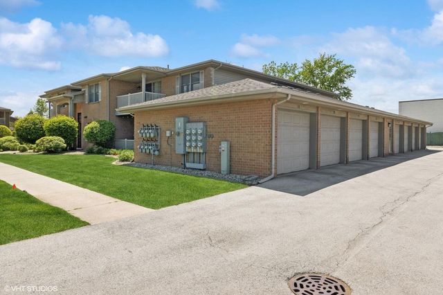 9826 Wildwood Circle 1c, Munster, IN 46321