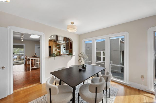 6100 Majestic Ave, Oakland, CA 94605