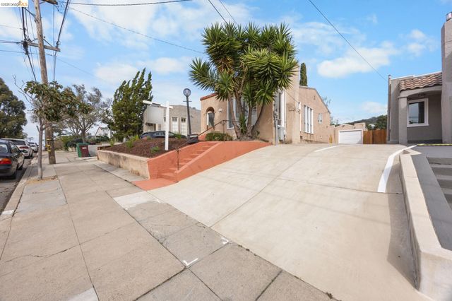 6100 Majestic Ave, Oakland, CA 94605