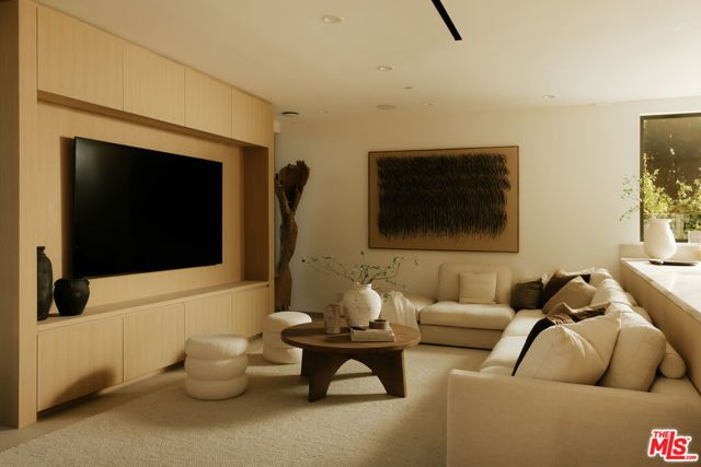 854 Glenmere Way, Los Angeles, CA 90049