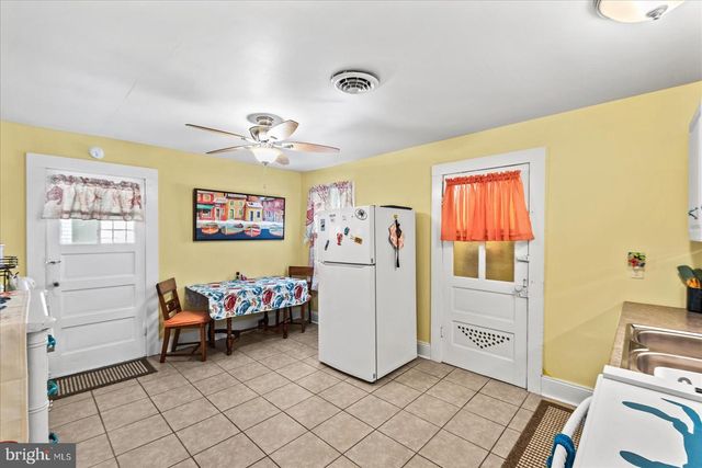 31 VIRGINIA AVE, Colonial Beach, VA 22443