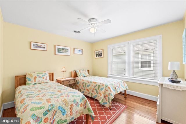 31 VIRGINIA AVE, Colonial Beach, VA 22443