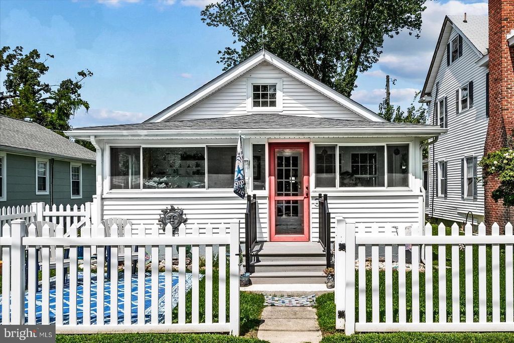 31 VIRGINIA AVE, Colonial Beach, VA 22443
