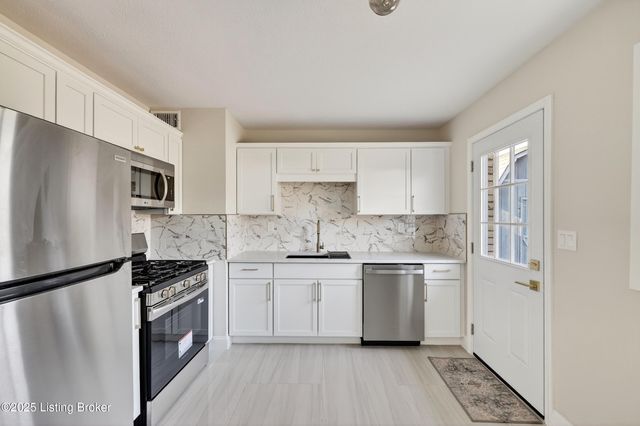 1217 Afterglow Ct, Louisville, KY 40214