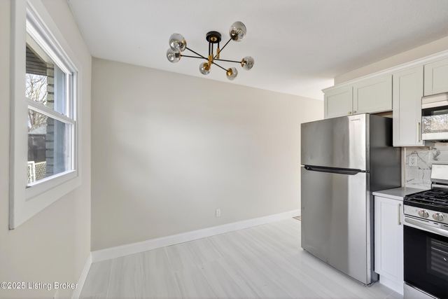 1217 Afterglow Ct, Louisville, KY 40214