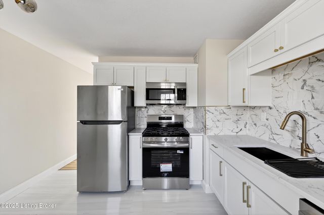 1217 Afterglow Ct, Louisville, KY 40214