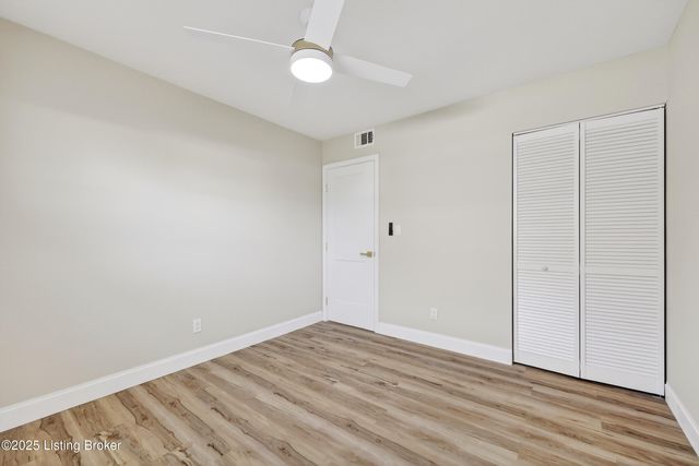 1217 Afterglow Ct, Louisville, KY 40214