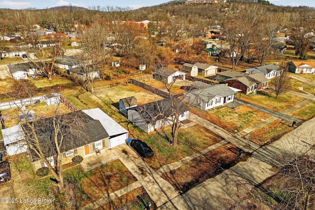 1217 Afterglow Ct, Louisville, KY 40214