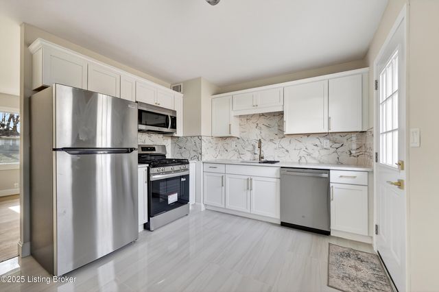 1217 Afterglow Ct, Louisville, KY 40214