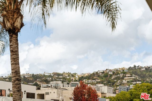 812 N Croft Avenue 301, West Hollywood, CA 90069