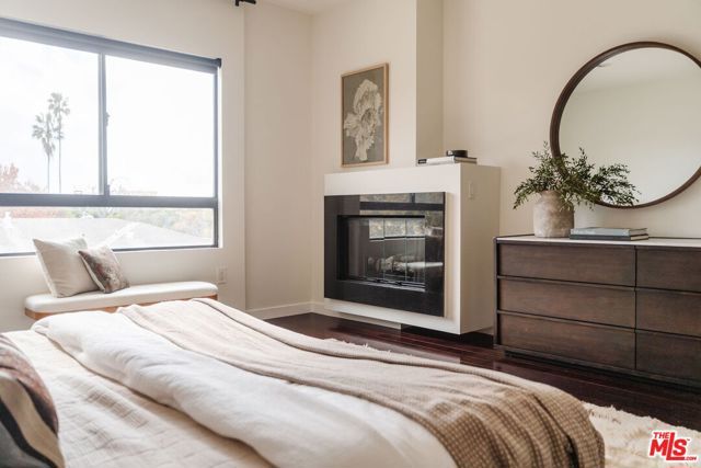 812 N Croft Avenue 301, West Hollywood, CA 90069