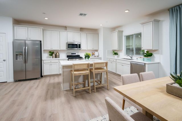 7256 Covell Beach Ln, Stockton, CA 95219