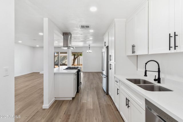 3343 N 6TH Avenue, Phoenix, AZ 85013