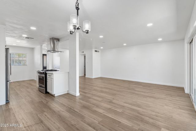 3343 N 6TH Avenue, Phoenix, AZ 85013