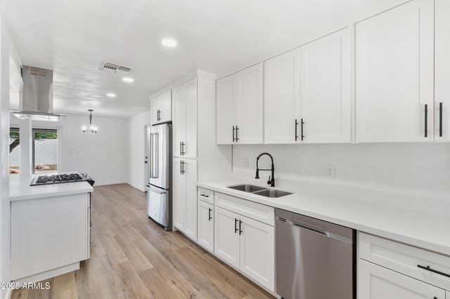 3343 N 6TH Avenue, Phoenix, AZ 85013