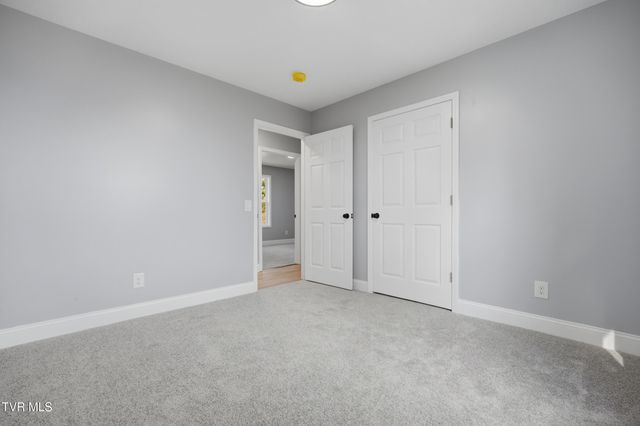 3740 Thorngrove Drive, Kingsport, TN 37660