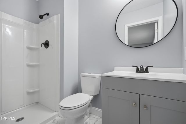 3740 Thorngrove Drive, Kingsport, TN 37660