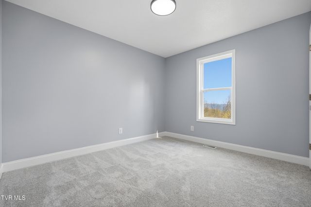 3740 Thorngrove Drive, Kingsport, TN 37660