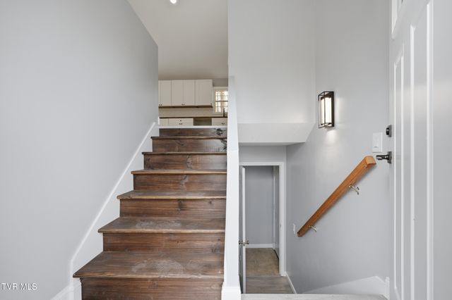 3740 Thorngrove Drive, Kingsport, TN 37660