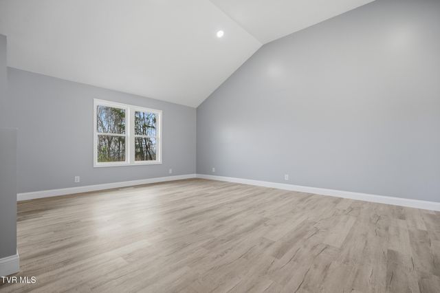 3740 Thorngrove Drive, Kingsport, TN 37660