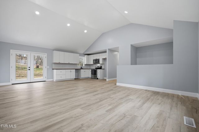 3740 Thorngrove Drive, Kingsport, TN 37660