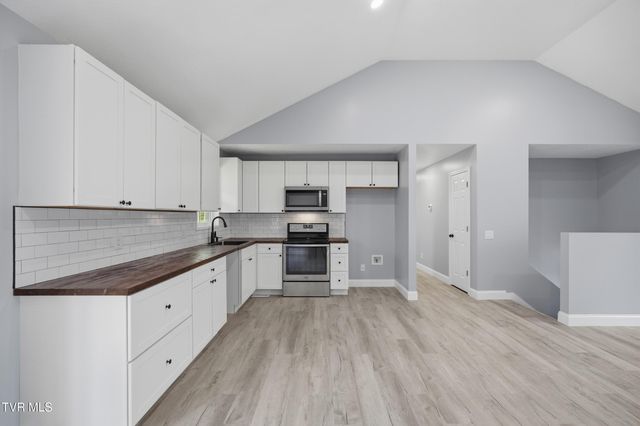 3740 Thorngrove Drive, Kingsport, TN 37660