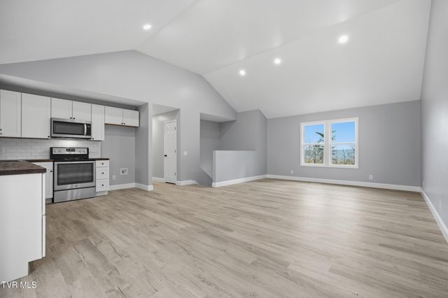 3740 Thorngrove Drive, Kingsport, TN 37660