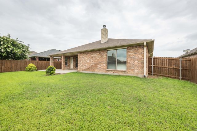329 Valley Drive, Aubrey, TX 76227