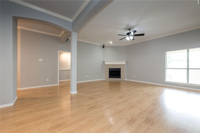 329 Valley Drive, Aubrey, TX 76227