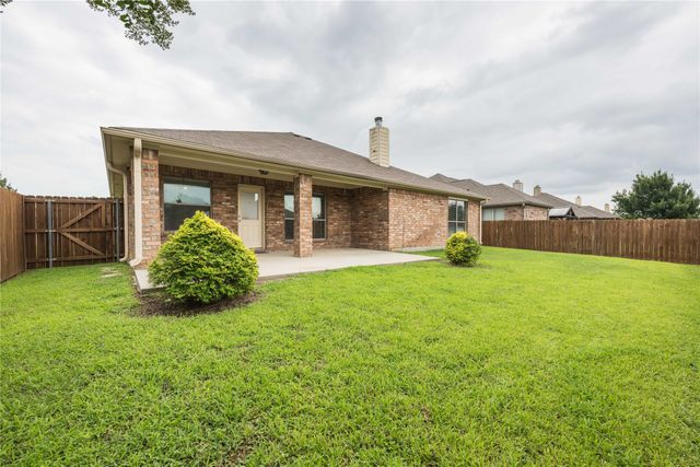 329 Valley Drive, Aubrey, TX 76227