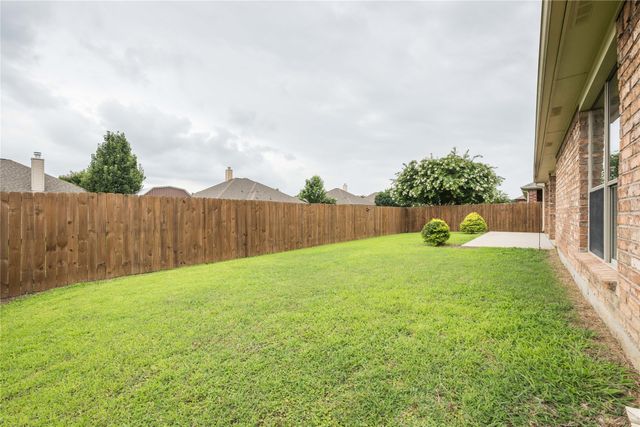 329 Valley Drive, Aubrey, TX 76227