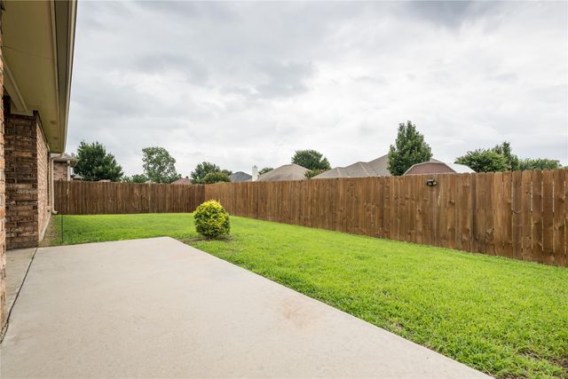 329 Valley Drive, Aubrey, TX 76227