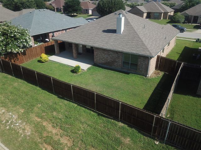 329 Valley Drive, Aubrey, TX 76227