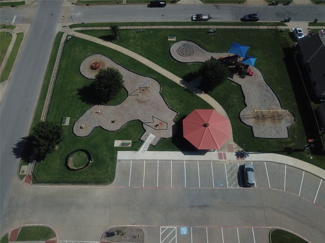 329 Valley Drive, Aubrey, TX 76227