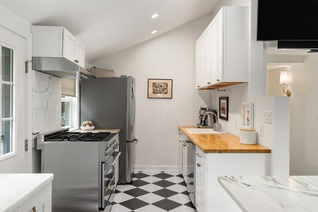 15 Woodland Road, Wayland, MA 01778
