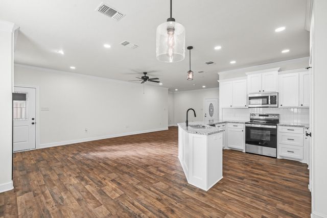 6921 17th Street, Lubbock, TX 79416