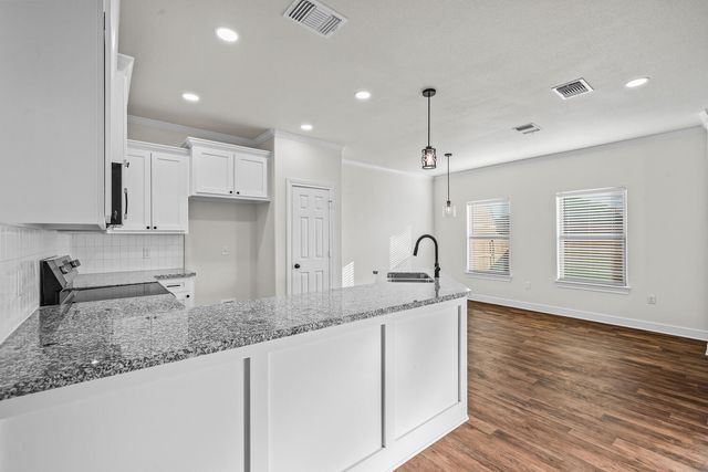 6921 17th Street, Lubbock, TX 79416