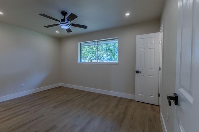 1907 Bunzel Street, Houston, TX 77088