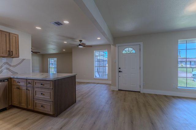 1907 Bunzel Street, Houston, TX 77088