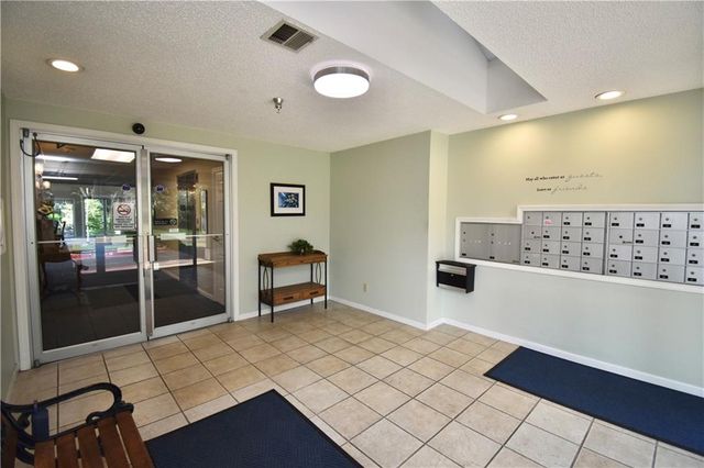 17800 E Bolger Road 101, Independence, MO 64055