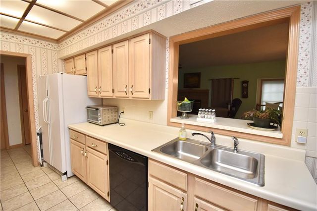 17800 E Bolger Road 101, Independence, MO 64055