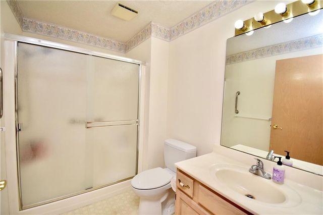 17800 E Bolger Road 101, Independence, MO 64055