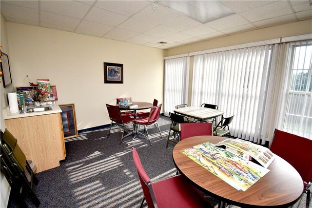 17800 E Bolger Road 101, Independence, MO 64055