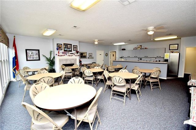 17800 E Bolger Road 101, Independence, MO 64055