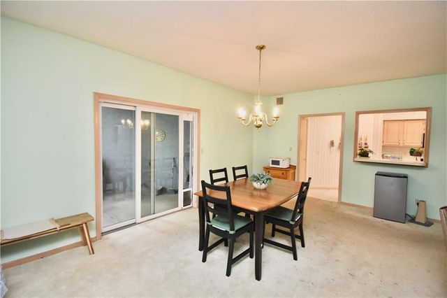 17800 E Bolger Road 101, Independence, MO 64055